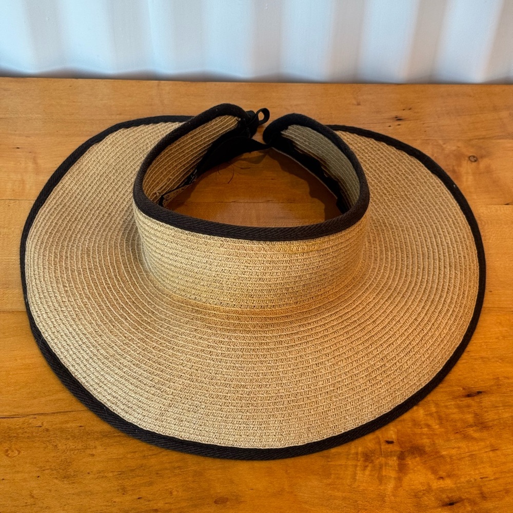 Elegant Straw and Black Women's Sun Visor